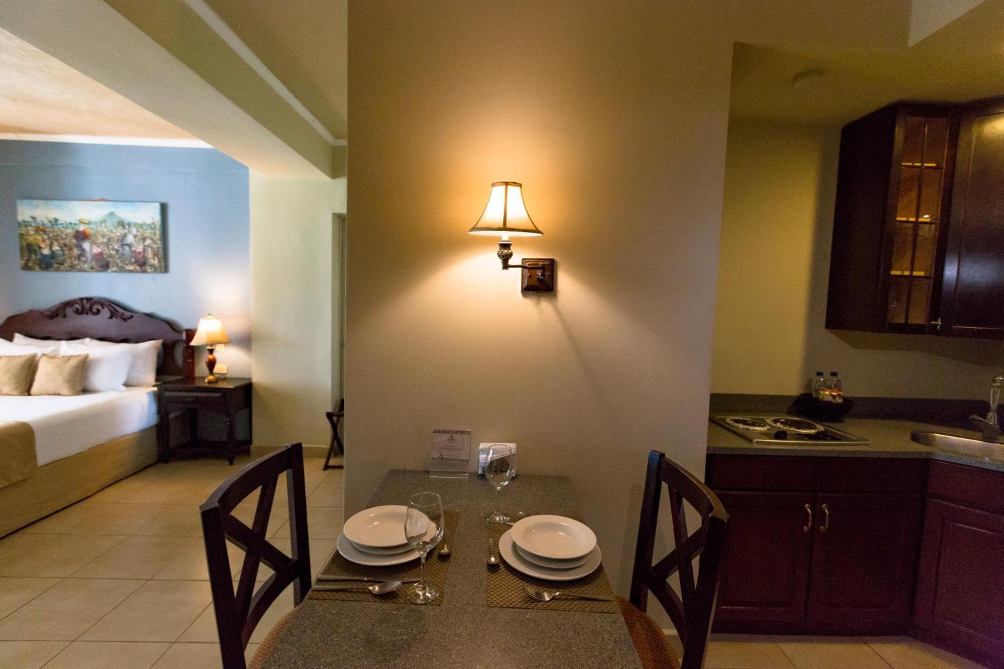 Los Altos Apartments & Studios ماناجوا المظهر الخارجي الصورة
